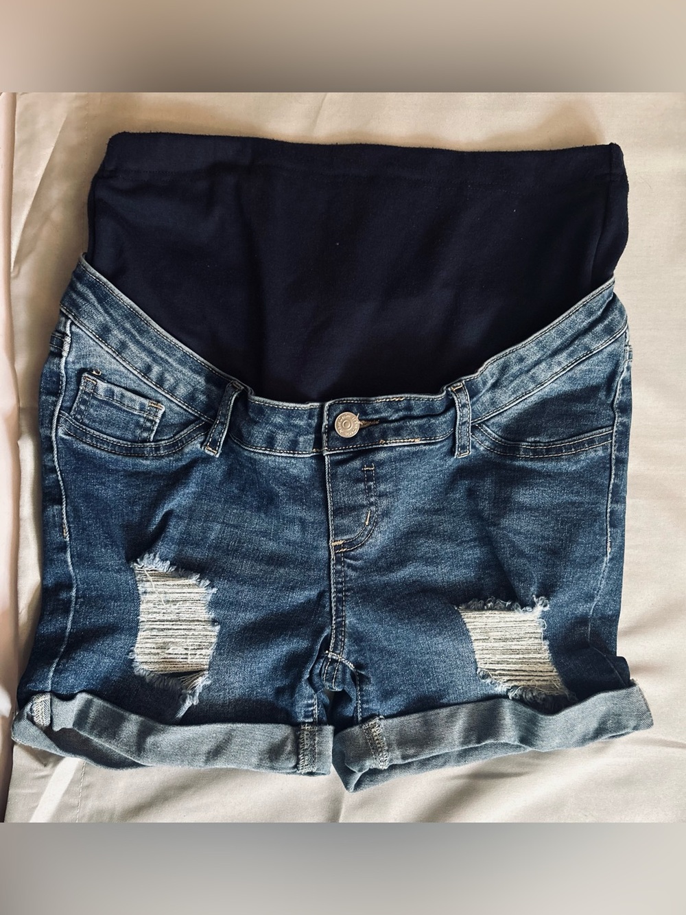 SHEIN Maternity Distressed Denim Shorts - Size Medium (6)